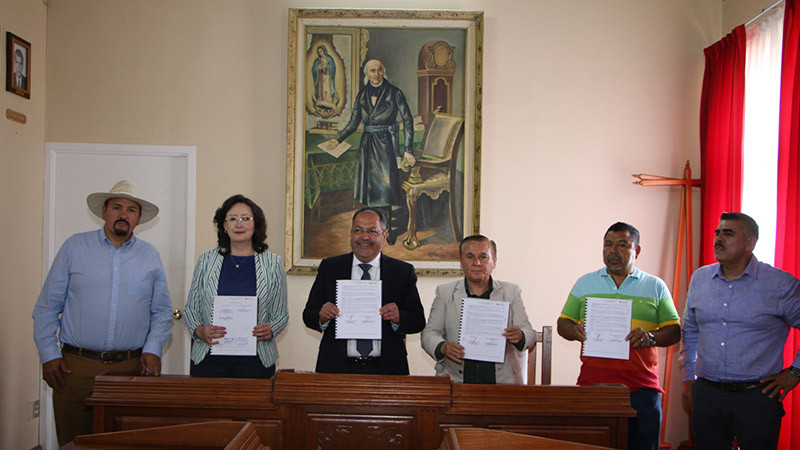 El presidente Municipal, José Luis Téllez Marín, firma convenio de colaboración con el ICATMI Cd. Hidalgo