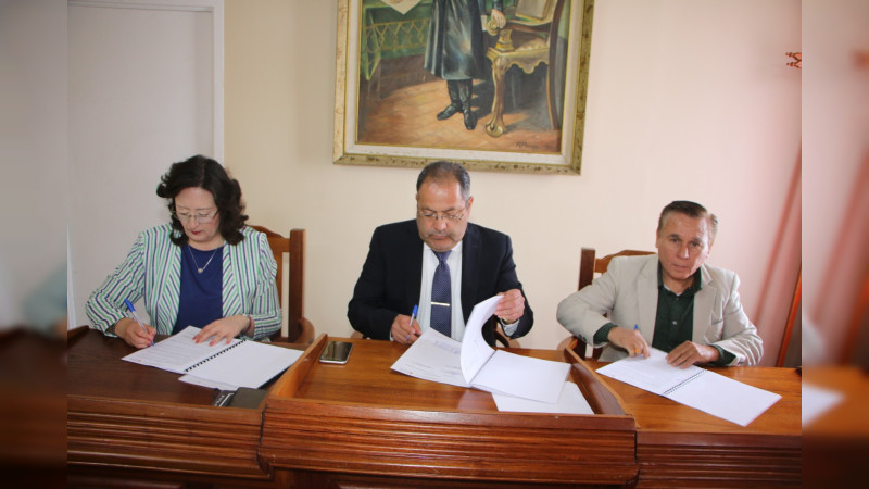 El presidente Municipal, José Luis Téllez Marín, firma convenio de colaboración con el ICATMI Cd. Hidalgo