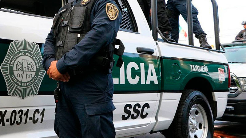 SSC CDMX detienen a dos sujetos con pistola, en Taxqueña 