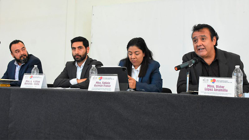 Realizan foro para fortalecer la democracia, a través de redes sociales, en Querétaro 