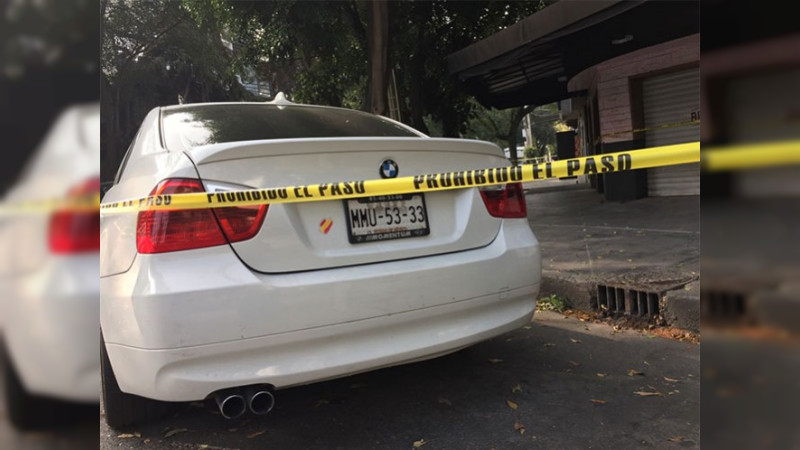 Asesinan a conductor de BMW en entrada a Morelia 