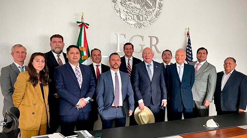 El embajador Ken Salazar se reúne con titular de la FGR, Alejandro Gertz Manero 