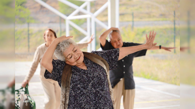 El DIF Morelia promueve la salud de los adultos mayores a través del movimiento