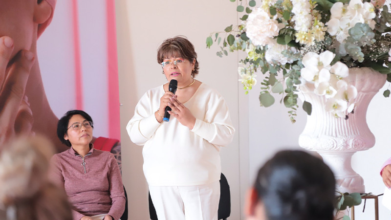 Asociaciones civiles y Salud Michoacán entregan prótesis externas de mama a 60 mujeres