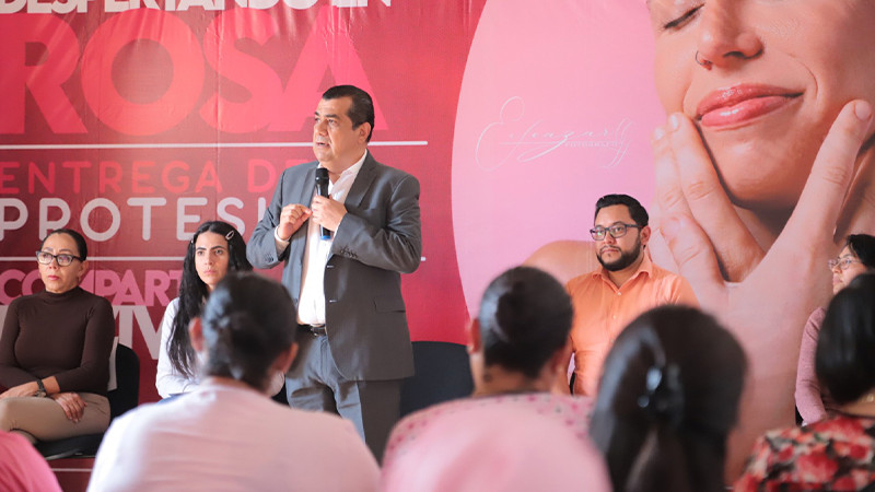 Asociaciones civiles y Salud Michoacán entregan prótesis externas de mama a 60 mujeres