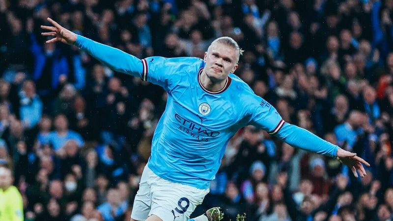 Erling Haaland obtiene el premio a mejor jugador de la Premier League 