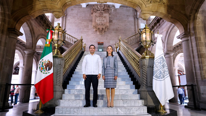 Claudia Sheinbaum funge como anfitriona de Yucatán Expone, en el Zócalo de la CDMX 