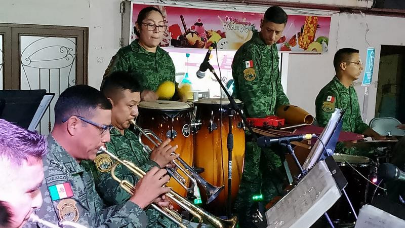 Banda de Música de la XII Región Militar pone a bailar a Ciudad Hidalgo en Michoacán
