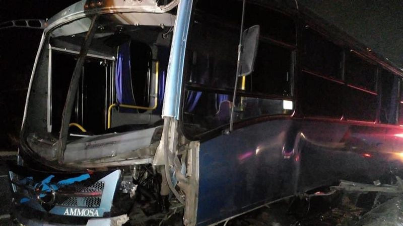 Choque en la autopista México-Querétaro deja al menos 13 personas lesionadas 