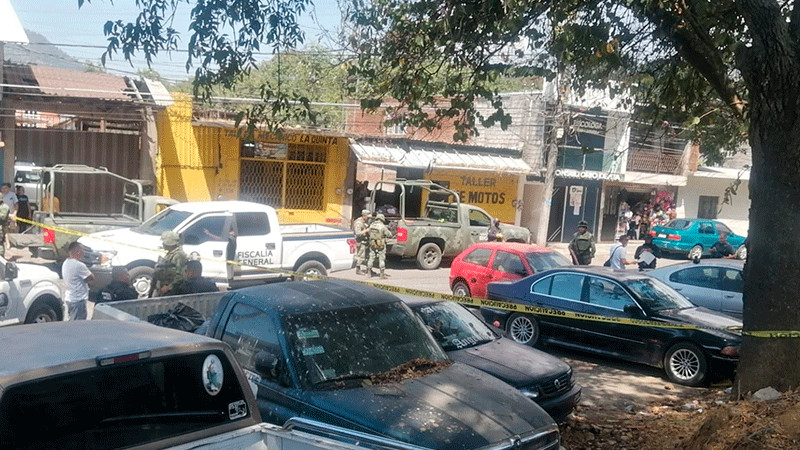 Investiga Fiscalía muerte de un hombre localizado en el interior de un automóvil en Uruapan 