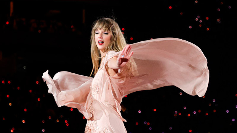 Taylor Swift defiende a fan de un guardia seguridad durante uno de sus conciertos 