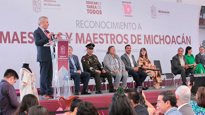 De la mano con el magisterio vamos por la reconstrucción educativa del estado: Bedolla