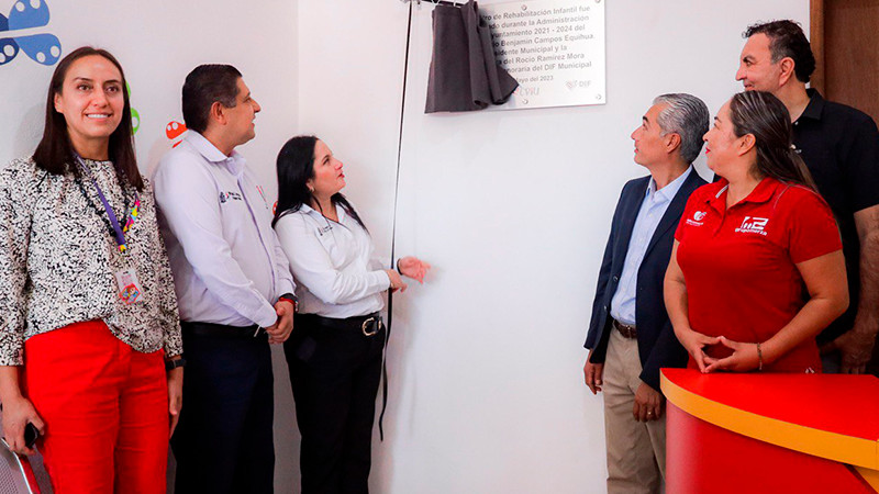 Inaugura Nacho Campos el Centro de Rehabilitación Infantil Uruapan