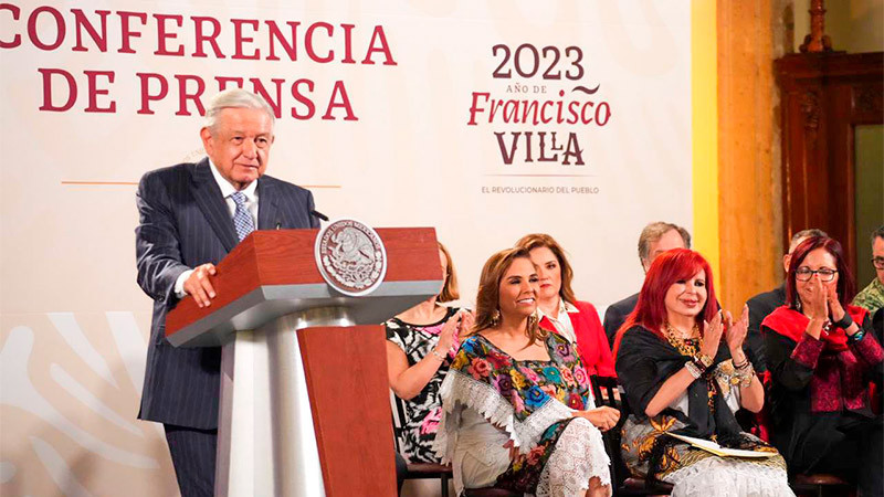 Presenta Layda Sansores a Andrés Manuel López Obrador, avances del tramo 7 del Tren Maya 