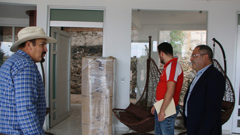 Alcalde de Ciudad Hidalgo, Michoacán supervisa última etapa de construcción de la biblioteca municipal 