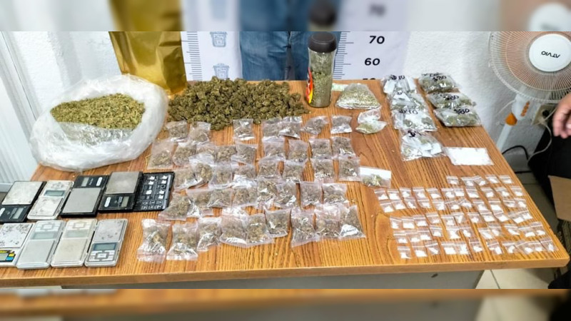 Aseguran más de 200 dosis de marihuana y cristal en cateo de la Fiscalía de Nezahualcóyotl  