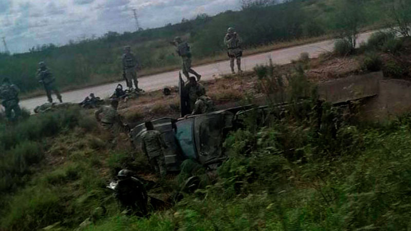 Vuelcan militares en Nuevo Laredo; reportan un muerto y varios heridos 
