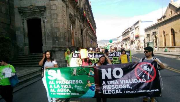 Provocadores se hicieron presentes durante marcha del Movimiento Ciudadano en Defensa de la Loma de Santa María - Foto 0 