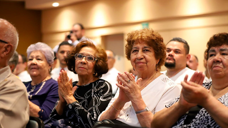 Comienzan a darse de alta en el ISSSTE 5 mil docentes jubilados de Michoacán 