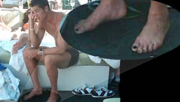 Cristiano Ronaldo sorprende con las uñas de los pies pintadas de negro  