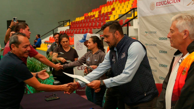 Capacita Conade a directores municipales del deporte en Cecufid