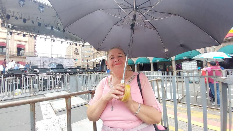 Caos en centro histórico, por cierre de vialidades