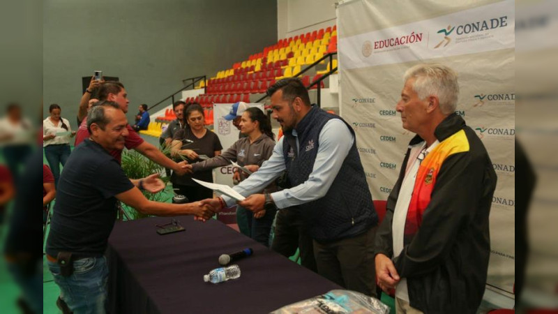 Capacita Conade a directores municipales del deporte en Cecufid
