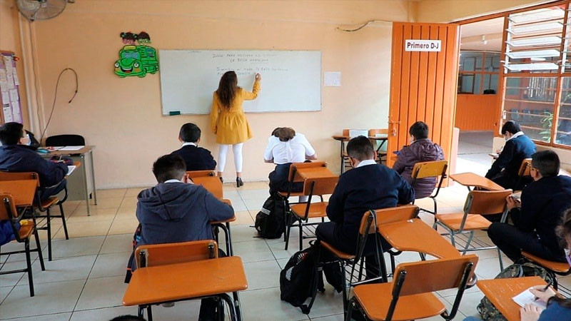 Secretaría de Educación Michoacán da de baja a 150 docentes por no acudir a las aulas  