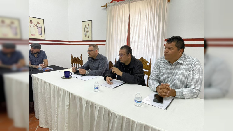 Gestiona IAM ante la UMSNH diplomado en laudería para artesanos de Paracho