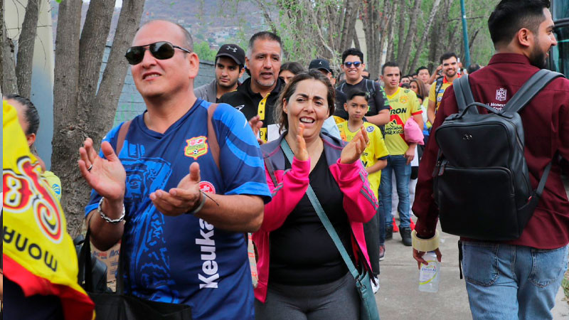 Contingente canario parte rumbo al Akron