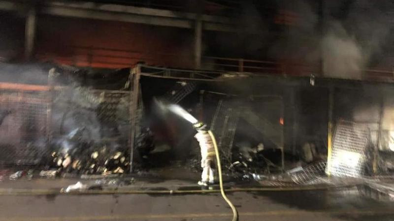 Diez puestos en cenizas, saldo del incendio registrado en el Mercado Independencia de Morelia, Michoacán 