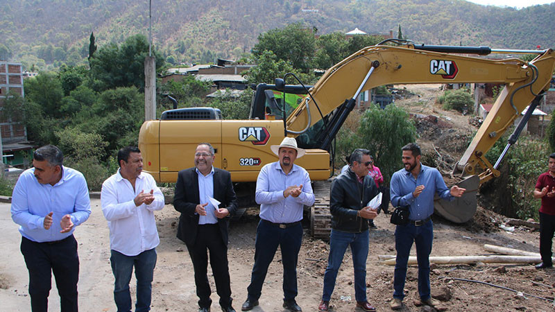 Luis Téllez da banderazo para iniciar la construcción del Puente Vehicular, en San Matías el Grande