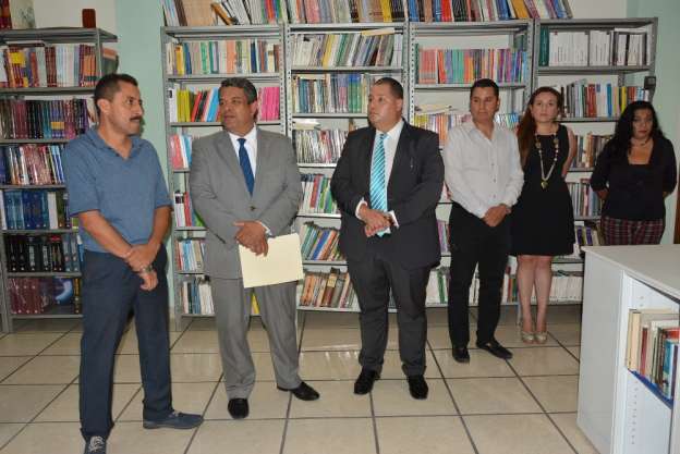 Anuncian Relevos institucionales en la Librería Universitaria y Educación Física de la UMSNH - Foto 0 
