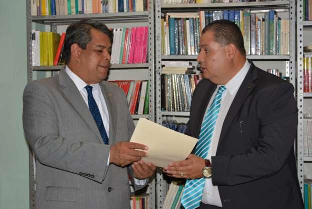 Anuncian Relevos institucionales en la Librería Universitaria y Educación Física de la UMSNH - Foto 1 