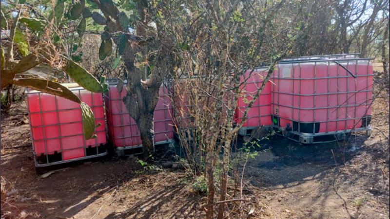 Localizan toma clandestina y aseguran contenedores cargados con huachicol, en Jalisco 