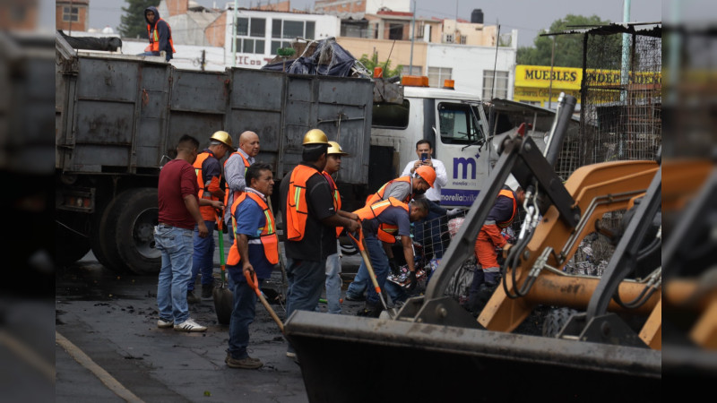 Gobierno Municipal comienza labores de limpieza en Mercado Independencia