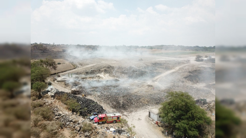 Trabajos para controlar incendio en basurero de Cuitzeo registran 80% de avance: Proam