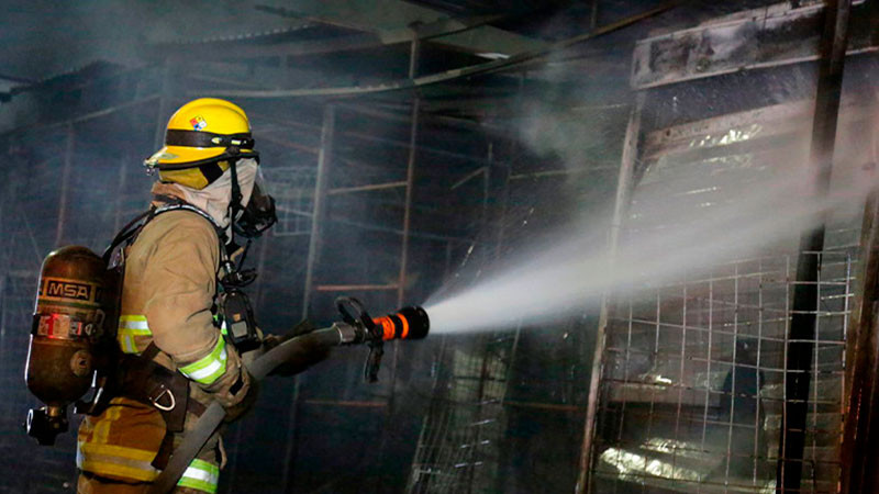 Más de 100 millones de pesos en pérdidas económicas tras quema de mercado, aseguran comerciantes 