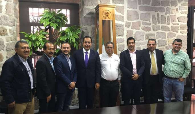 Reconocimiento a su trabajo a Carlos Herrera, presidente de la Red Estatal de Municipios por la Salud‏ 