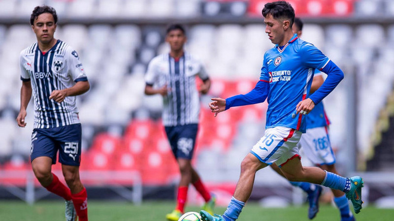 Futbolista juvenil de Cruz Azul es suspendido 12 partidos tras agredir a un árbitro 