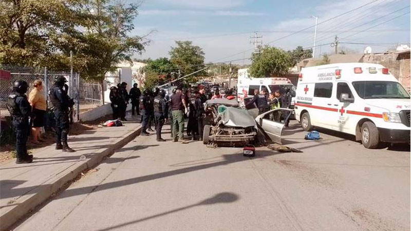 Persecución en Culiacán termina en aparatoso accidente; se reportan civiles y policías heridos  