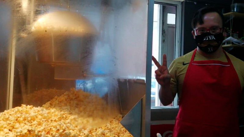 Giovanni Flores, nadador mexicano con síndrome de Down, busca llegar a los Juegos Paralímpicos de Paris 2024 