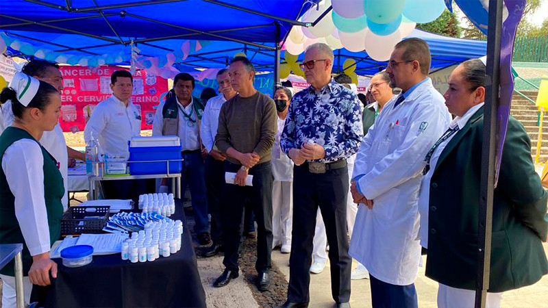 Con Feria de Salud IMSS-Bienestar  acerca servicios a estudiantes del COBAEM en Ario de Rosales
