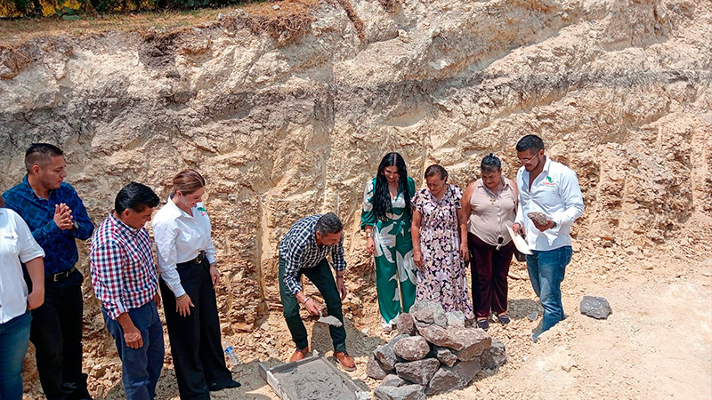 Arrancan obras de infraestructura educativa del Cecytem plantel Jungapeo 