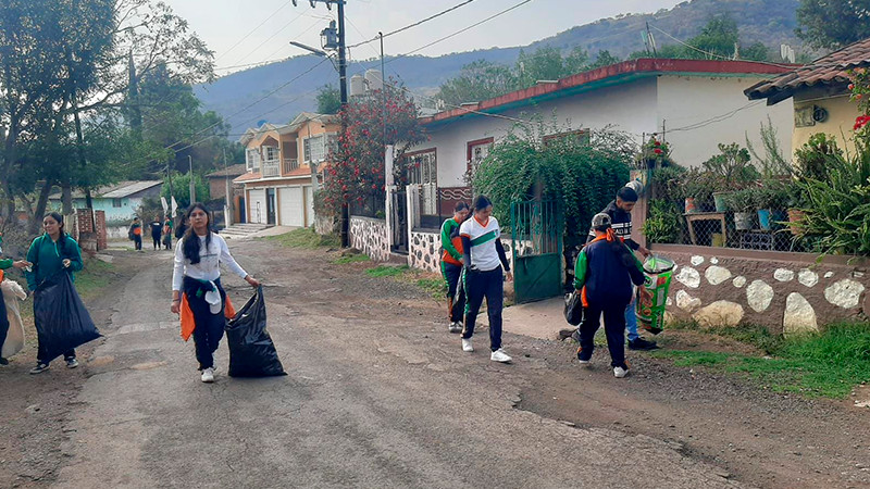 Estudiantes del Cecytem contribuyen a la conservación del medio ambiente
