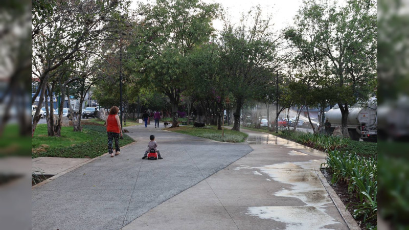 Morelianas y morelianos ya disfrutan del brillo del Parque lineal del Boulevard García de León