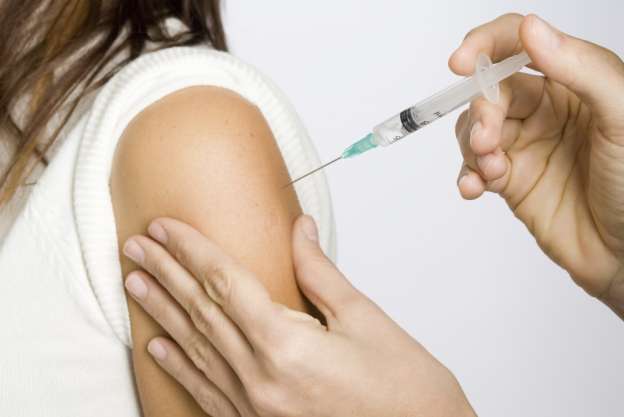 Continúa aplicación de vacunas contra la poliomielitis, papiloma y tétanos en clínicas y consultorios de Morelia 