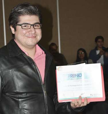 En las instituciones educativas debe mantenerse la pasión por la ciencia, dice el rector de la UMSNH - Foto 2 