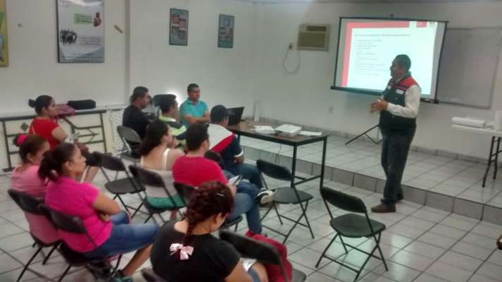 Capacita COOPRIS de la JS07, a productores de queso, crema, jocoque y otros lácteos 