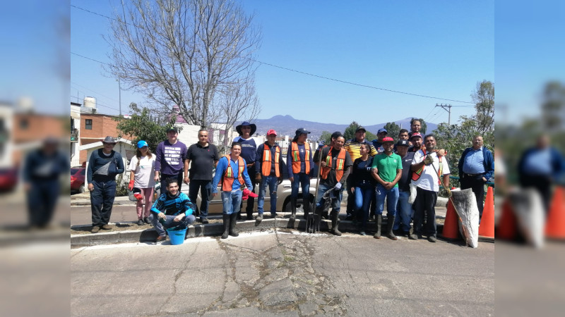 Gobierno de Morelia y vecinos realizan jornada de limpieza en Torremolinos 